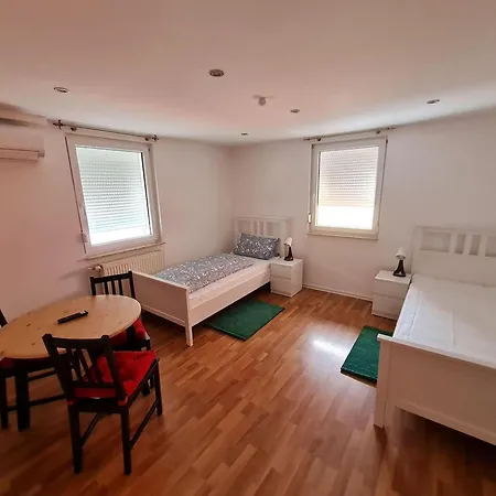 Ferienhaus-in-magdeburg-fermersleben-fuer-bis-zu-7-pers *